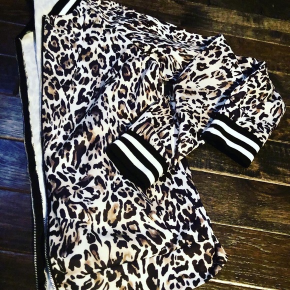 Leopard print bomber jacket - Picture 2 of 3